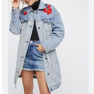 Free People Rosabella Denim Trucker Coat Floral Embroidered Jacket Womens XS/S